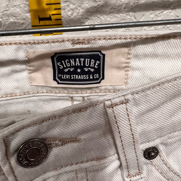 Vintage levi shorts - Picture 4 of 5